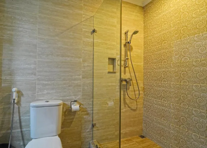 Taman Rosani & Hotel 3*