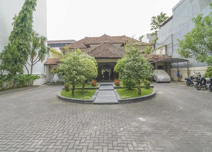 Taman Rosani & Seminyak (Bali)